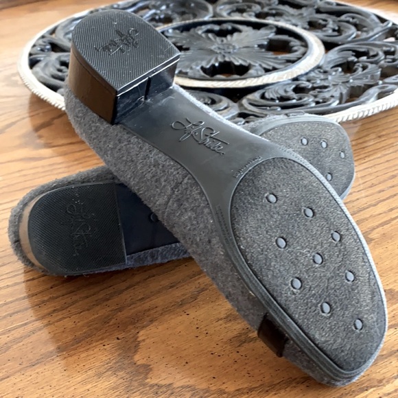 🔷Buckle Front low heel shoes - Picture 6 of 9